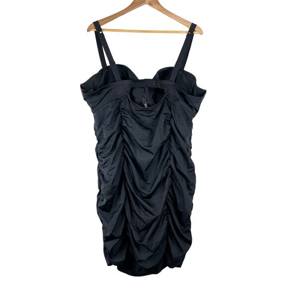 Torrid NWT Ruched Retro Mid-Length Swim Dress Black Size 6X D/DD Underwire - Picture 8 of 11